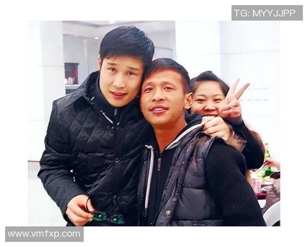 足球明星宋小宝的精彩人生与职业生涯全景介绍视频